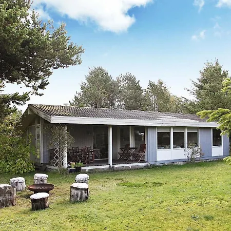 Three-bedroom Holiday In Farso 8 Holiday home Hvalpsund