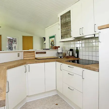 Holiday home Three-bedroom Holiday In Farso 8 Hvalpsund